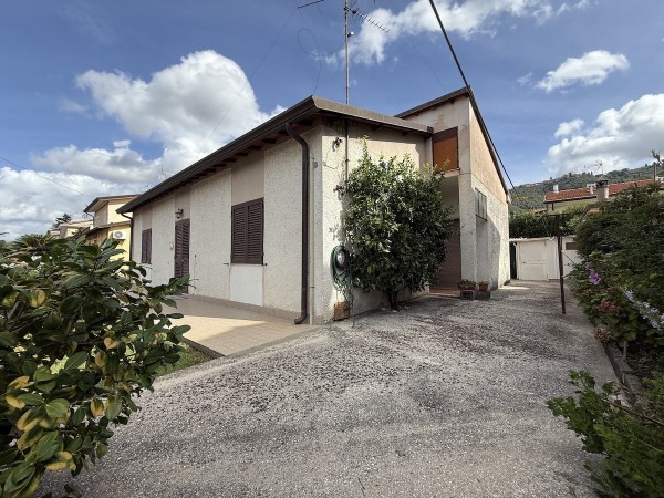 Villetta libera sui 4 lati