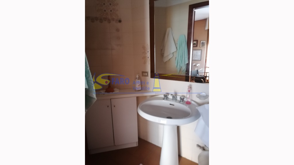 Ufficioin Affitto, Villa Faraldi - Centrale - Riferimento: u 4