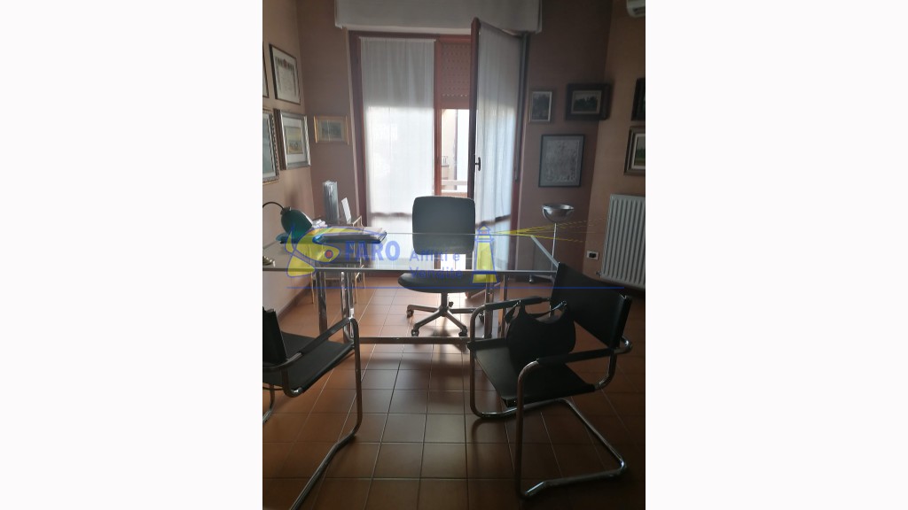 Ufficioin Affitto, Villa Faraldi - Centrale - Riferimento: u 4