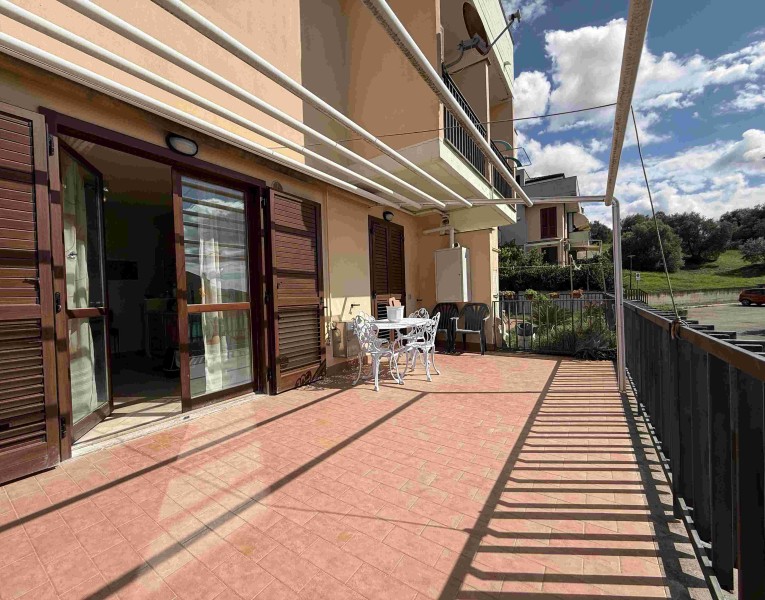 Trilocale con terrazzo abitabi
