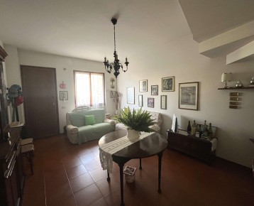 Villetta a schiera con box a 3