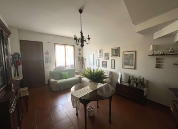 Villetta a schiera con box a 3