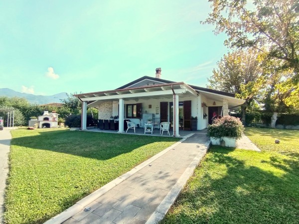 >Foto Anteprima WA 15572 - Villa Singola in Vendita a Marina Di Pietrasanta