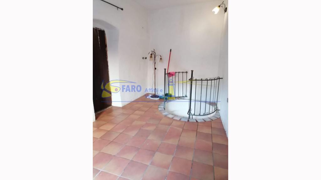 Appartamentoin Vendita, Soldano - Centro Storico - Riferimento: v121