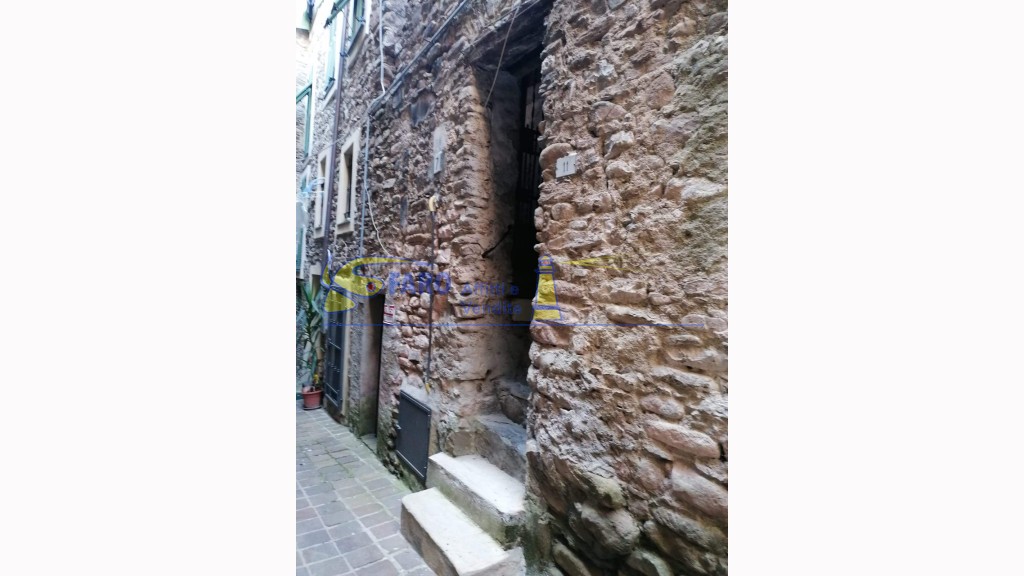 Appartamentoin Vendita, Soldano - Centro Storico - Riferimento: v121