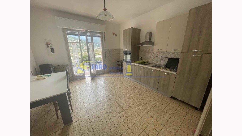 Appartamentoin Vendita, Ventimiglia - Prima Periferia - Riferimento: v123