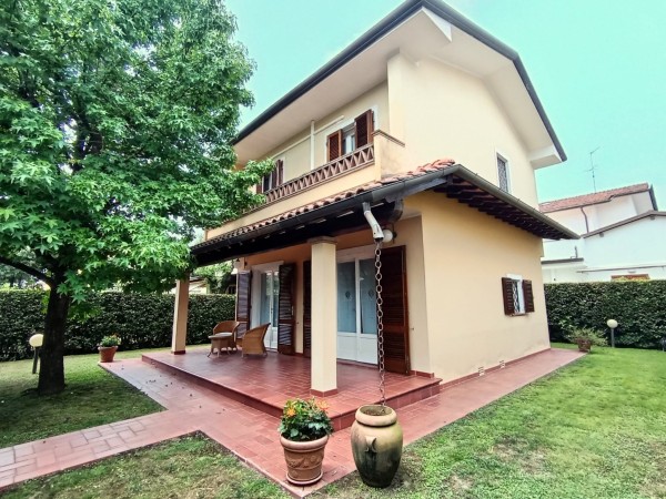 >Foto Anteprima LT 524 Villa Acero - Villetta in Affitto a Marina Di Pietrasanta
