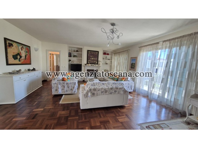 Appartamento in vendita, Forte Dei Marmi - Centrale -  2