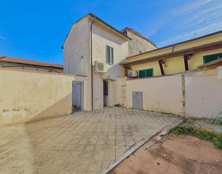 Villino abbinato con grande sp