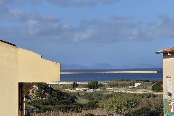 Semi indipendente al primo e u