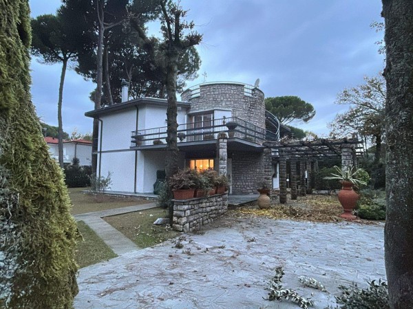 Villa con Piscina in affitto, Forte dei Marmi, Vittoria Apuana 