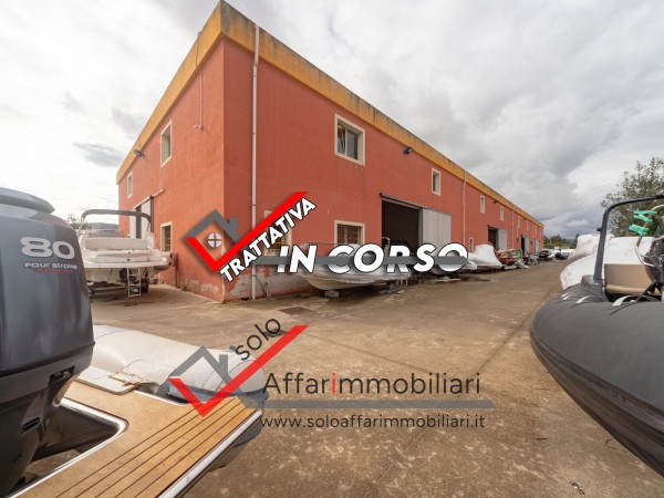 Riferimento LC121 - Capannone Commerciale in Vendita a Olbia