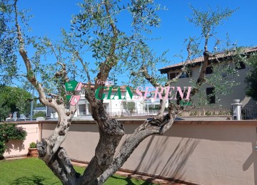 Porzione di villa trifamiliare