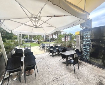 Bar in pieno centro a Marina d
