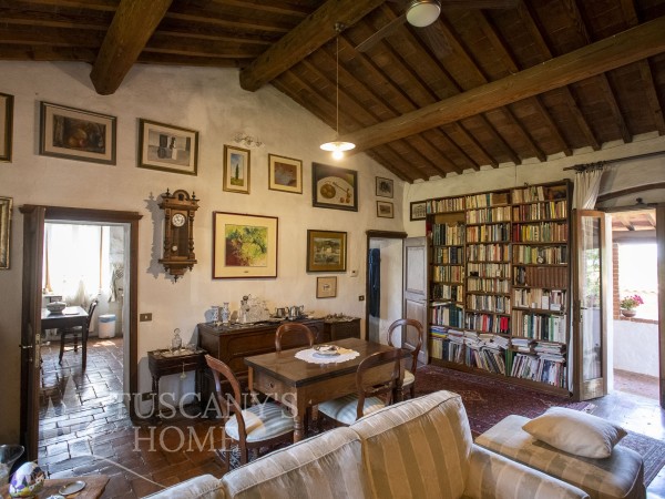 Reference VC554 - Farmstead for Sale in Trequanda