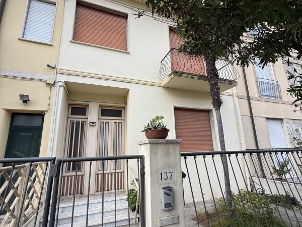 Rif. VB74 - villetta a schiera in vendita a Viareggio | Foto 2