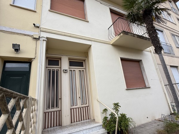 Rif. VB74 - villetta a schiera in vendita a Viareggio | Foto 4