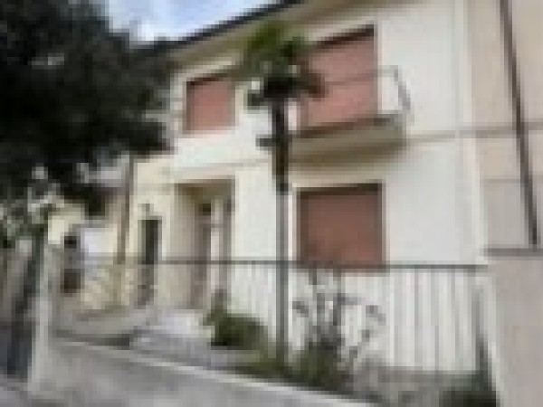 Rif. VB74 - villetta a schiera in vendita a Viareggio | Foto 8