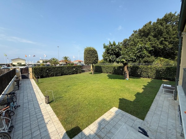 Riferimento VA192 - Appartamento in Vendita a Lido Di Camaiore