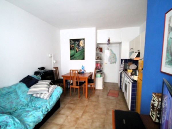 VENDESI APPARTAMENTO A REDDITO