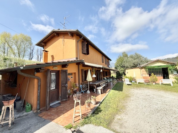 Rif. VCAS01 - casale in vendita a Camaiore - Capezzano Pianore | Foto 1