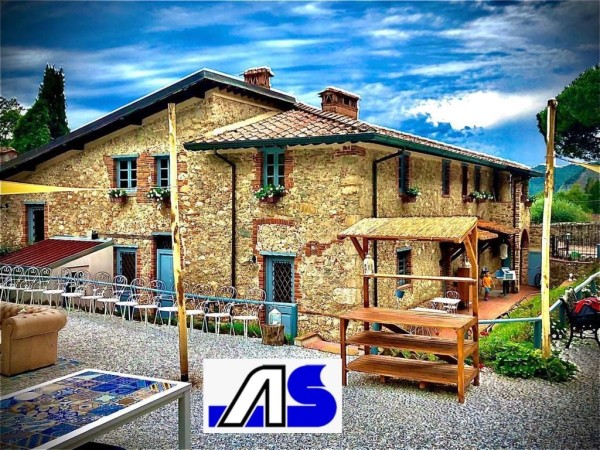 Riferimento VAC04 - Casale in Vendita a Camaiore