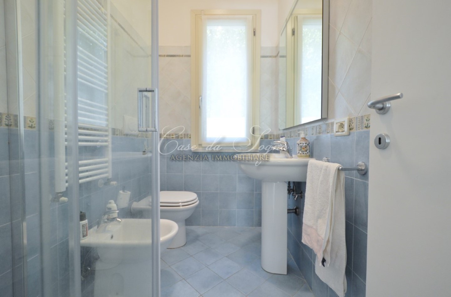 621 - cover Villa white