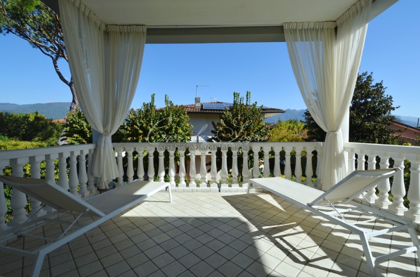 621 - cover Villa white