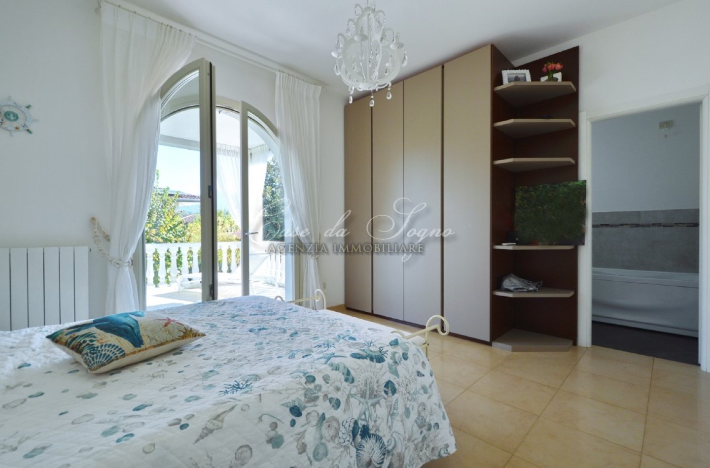 621 - cover Villa white