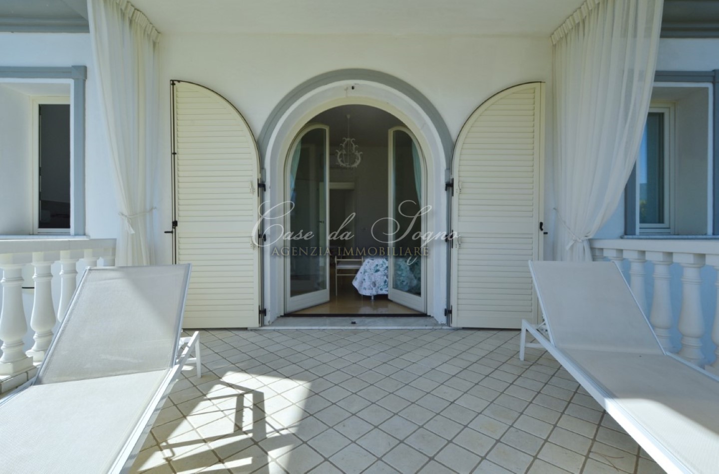 621 - cover Villa white