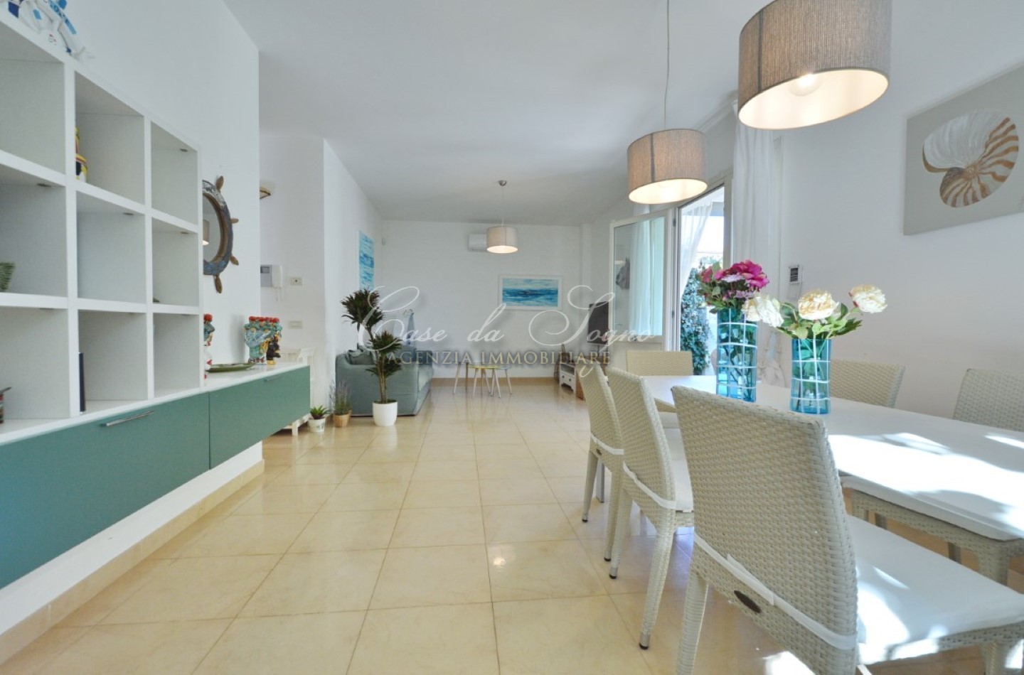 621 - cover Villa white