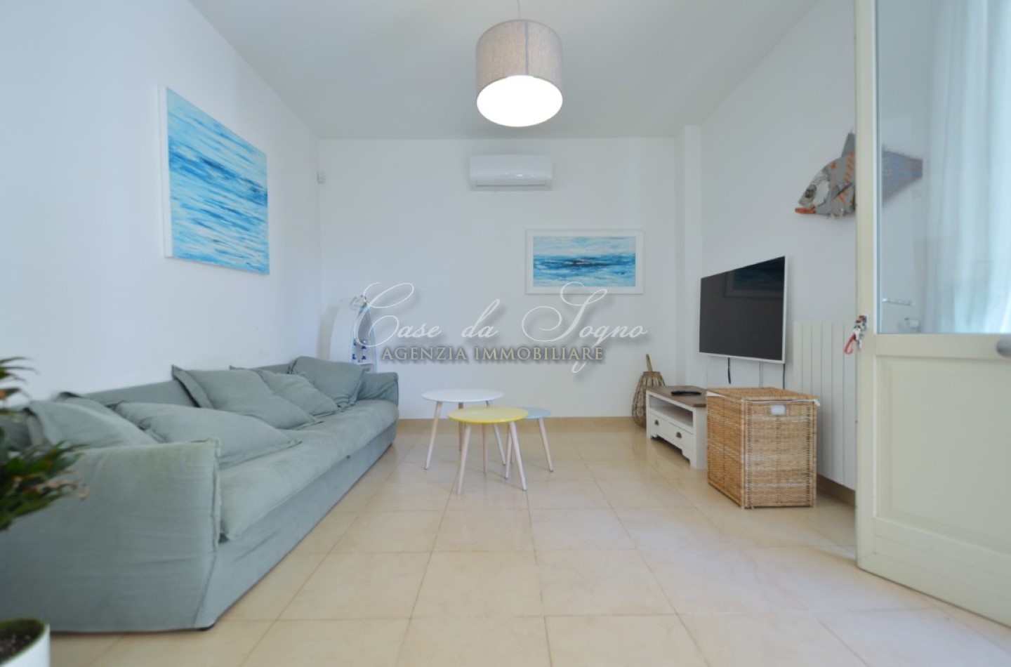 621 - cover Villa white