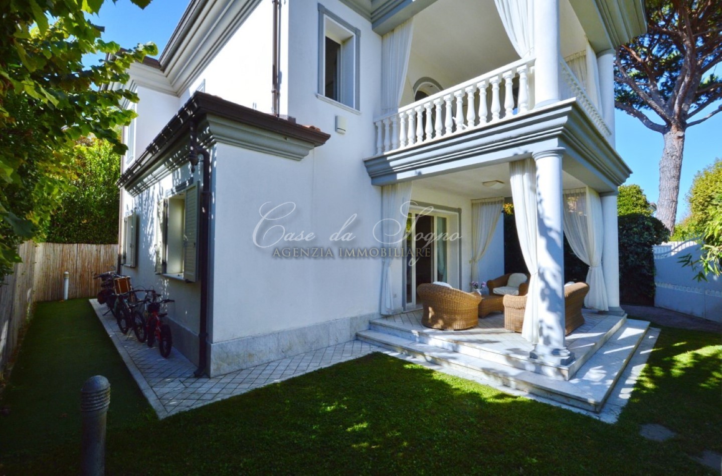 621 - cover Villa white