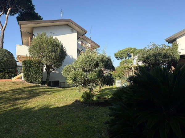 Porzione di Villa in vendita, Forte dei Marmi, Vittoria Apuana 