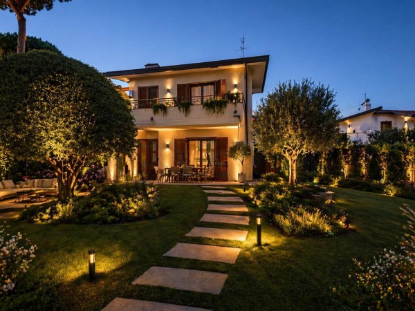 Porzione di Villa in vendita, Forte dei Marmi, Vittoria Apuana 