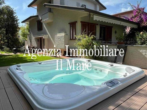 Riferimento 167-9 - Villa in Affitto a Forte Dei Marmi