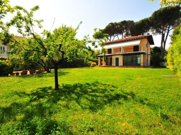Villa Singola in vendita, Forte dei Marmi, Vittoria Apuana 