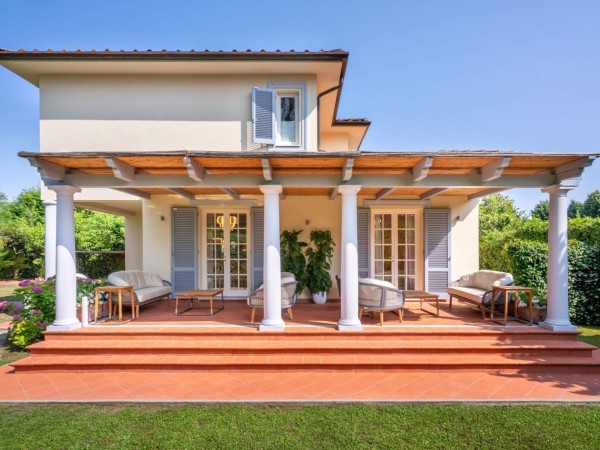 Villa Singola in vendita, Forte dei Marmi, Vittoria Apuana 