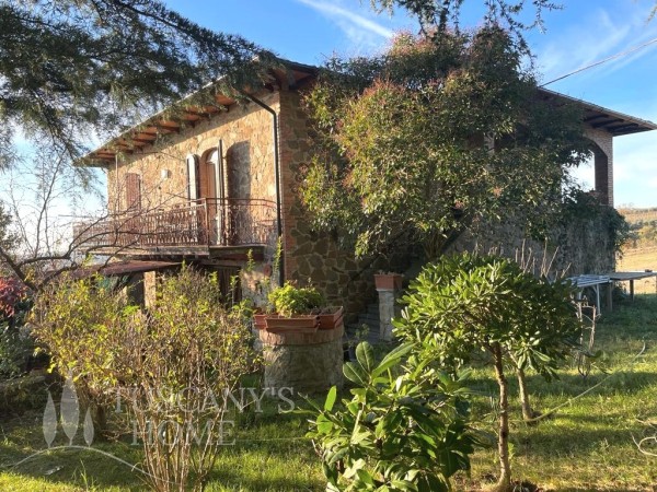 Reference VC530 - Farmstead for Sale in Trequanda