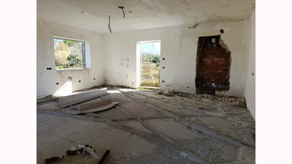 Villa Singolain Vendita, Cervaro - Riferimento: v38