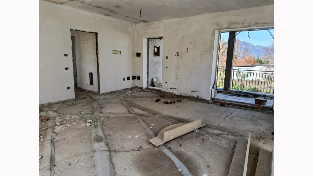 Villa Singolain Vendita, Cervaro - Riferimento: v38