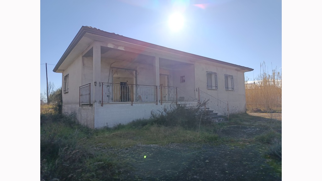 Villa Singolain Vendita, Cervaro - Riferimento: v38