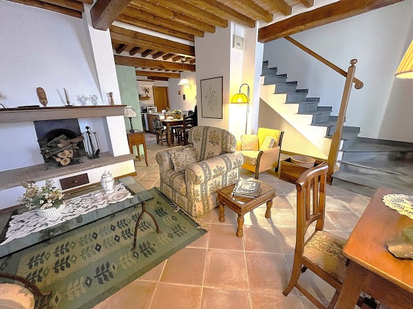 Riferimento 736 CM - Porzione Di Casa in Vendita a Capezzano Pianore