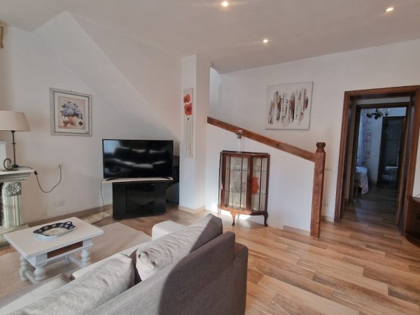 Villetta Con Terrazza e Giardi