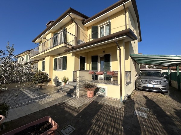Casa Indipendente in vendita, Camaiore, Capezzano Pianore 