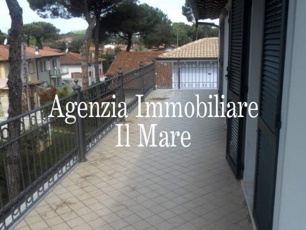 Reference 60-6 PL attico - Penthouse  for Rent in Vittoria Apuana