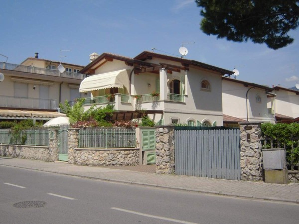 Villa Bifamiliare in affitto, Montignoso, Cinquale 