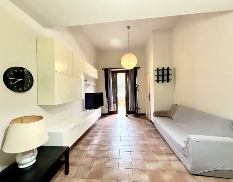 Piano terra 50 mt. Dal mare