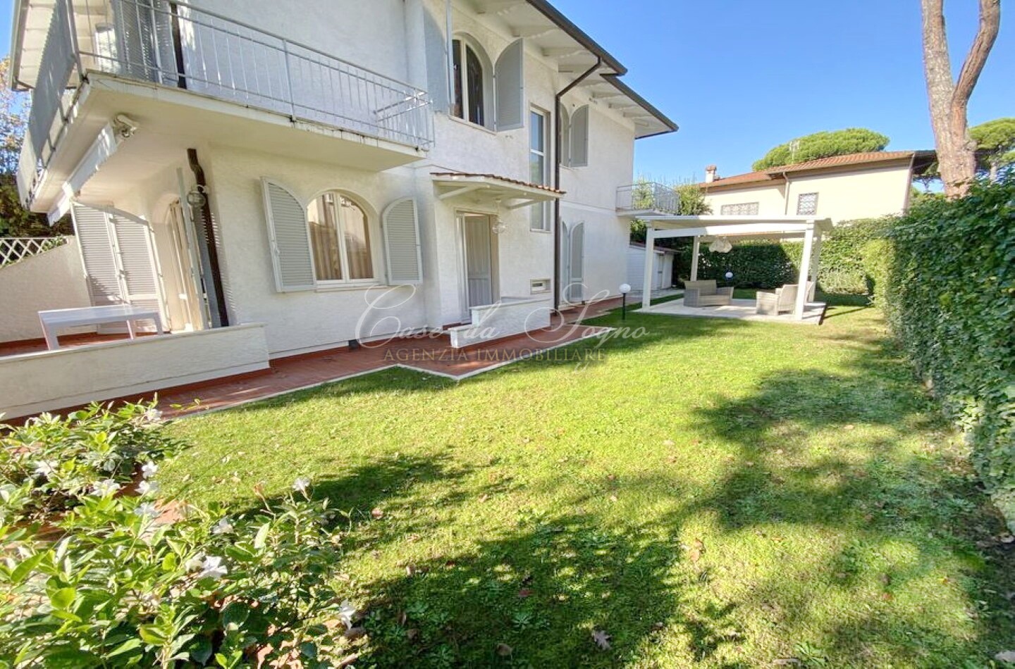 622 - cover Villa luce