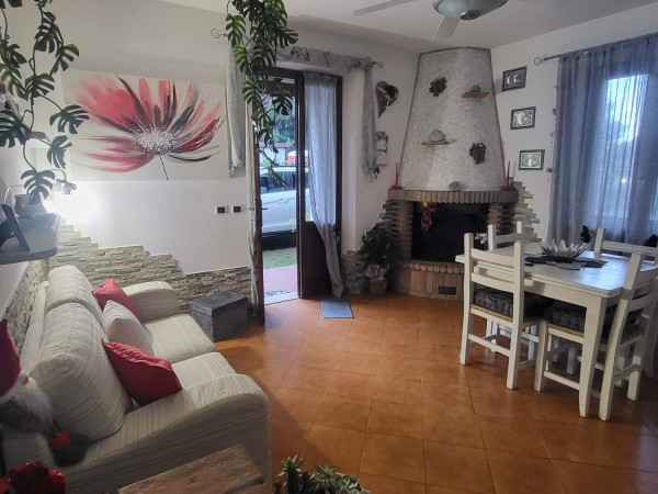 Villa Trifamiliare in affitto, Forte dei Marmi, Vittoria Apuana 